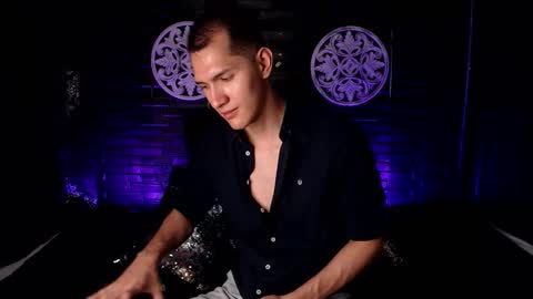 milandavid1 online show from March 25, 2026, 6:14 pm