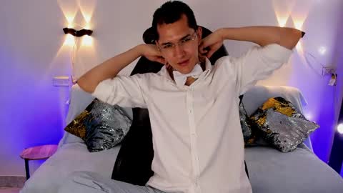 milandavid1 online show from March 30, 2026, 6:31 pm