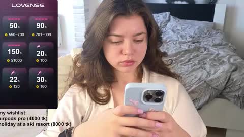 Mila online show from February 27, 2026, 11:21 am