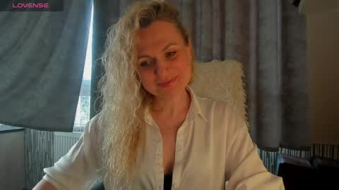 Snapshot of milanna_x chatting on May 13, 2026, 4:04 pm milanna_x online show from May 13, 2026, 4:04 pm