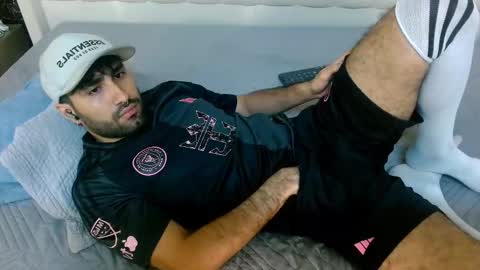 milanzaire online show from December 18, 2025, 1:55 am