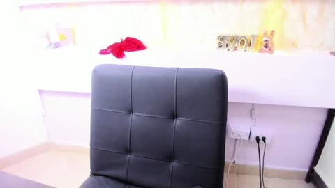 Mila Rose online show from December 17, 2024, 5:47 pm