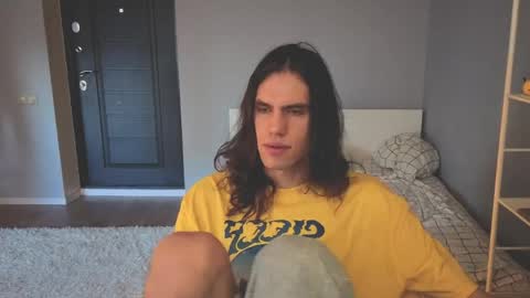 Snapshot of milaslovv chatting on May 22, 2026, 2:33 pm Mila online show from May 22, 2026, 2:33 pm