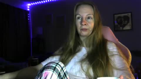Snapshot of milastoned chatting on March 29, 2026, 11:21 am Mila online show from March 29, 2026, 11:21 am