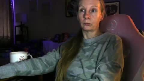 Snapshot of milastoned chatting on April 3, 2026, 1:42 pm Mila online show from April 3, 2026, 1:42 pm