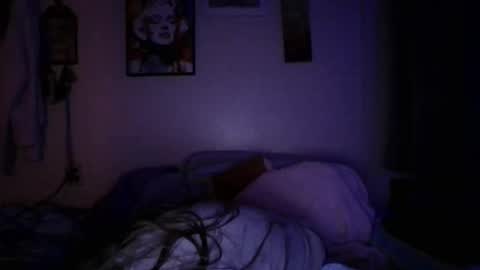 Snapshot of milastoned chatting on April 7, 2026, 6:58 am Mila online show from April 7, 2026, 6:58 am