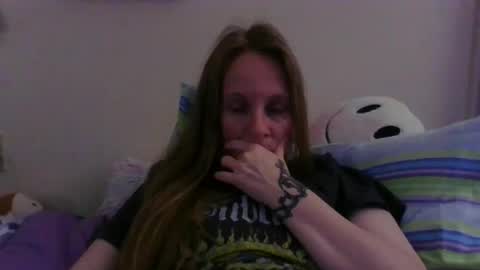 Snapshot of milastoned chatting on April 18, 2026, 7:58 pm Mila online show from April 18, 2026, 7:58 pm