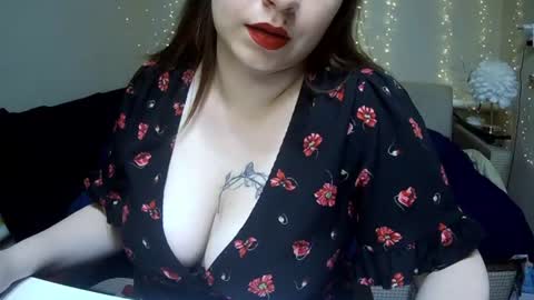 Snapshot of milaxcute chatting on June 21, 2026, 7:27 pm Milaxcute online show from June 21, 2026, 7:27 pm