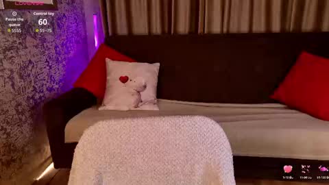 Snapshot of milemissyy chatting on July 19, 2026, 9:35 am Mia online show from July 19, 2026, 9:35 am