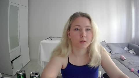 Milena new nonude shy blonde natural online show from June 7, 2026, 5:49 pm