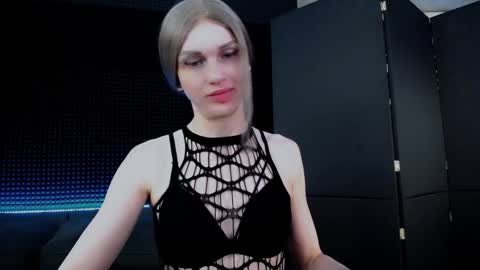 Snapshot of milena_hardy chatting on October 2, 2025, 4:41 am Milena Hardy online show from October 2, 2025, 4:41 am