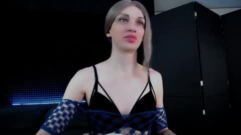 Snapshot of milena_hardy chatting on October 3, 2025, 4:31 am Milena Hardy online show from October 3, 2025, 4:31 am
