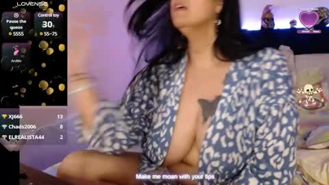 Snapshot of milenacams chatting on December 16, 2024, 5:17 am milena online show from December 16, 2024, 5:17 am