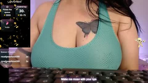 Snapshot of milenacams chatting on December 19, 2024, 6:01 pm milena online show from December 19, 2024, 6:01 pm