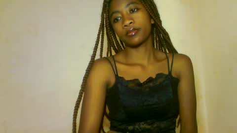 Snapshot of milennah chatting on June 9, 2026, 8:15 am milennah online show from June 9, 2026, 8:15 am