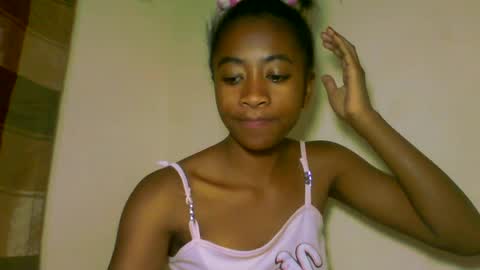 Snapshot of milennah chatting on June 15, 2026, 4:31 pm milennah online show from June 15, 2026, 4:31 pm