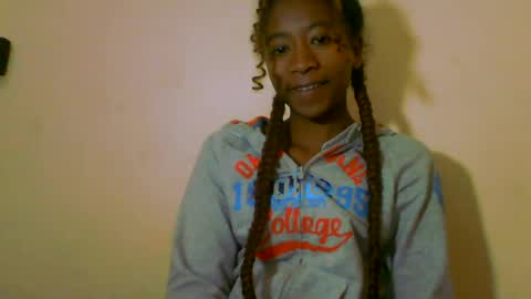 Snapshot of milennah chatting on June 24, 2026, 6:34 am milennah online show from June 24, 2026, 6:34 am