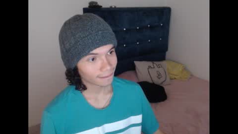 milesxoxo6969 online show from September 19, 2025, 3:34 pm