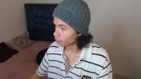 milesxoxo6969 online show from October 28, 2025, 4:20 pm