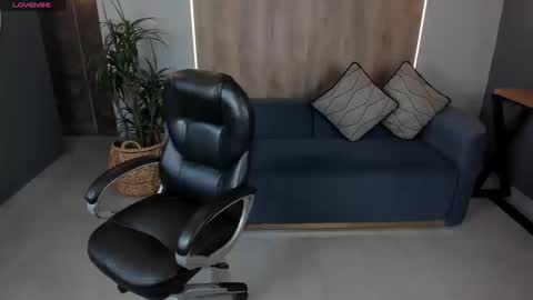 Miley Cruz  IG miley model23 online show from September 8, 2025, 8:30 pm