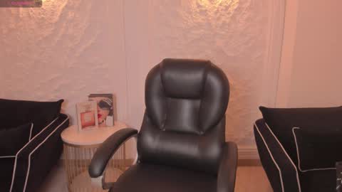 Miley Cruz  IG miley model23 online show from March 4, 2026, 7:20 pm