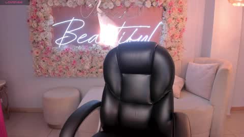 Miley Cruz  IG miley model23 online show from April 8, 2026, 7:25 pm