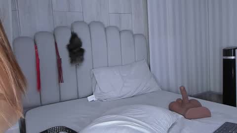 MILEY  online show from October 15, 2025, 2:33 am