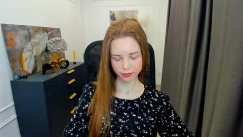 Snapshot of mileygloss chatting on May 10, 2026, 11:26 am mileygloss online show from May 10, 2026, 11:26 am