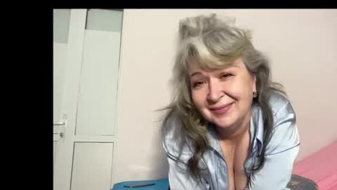Snapshot of milf_charlotty chatting on June 24, 2026, 1:59 am Charlotte online show from June 24, 2026, 1:59 am