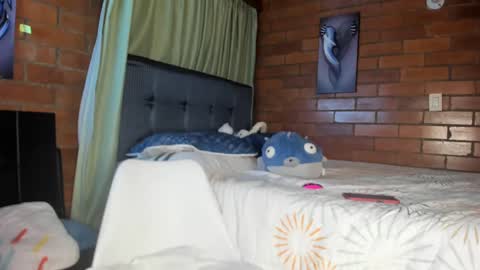 Snapshot of milf_darling chatting on January 31, 2025, 1:22 am Victoria  online show from January 31, 2025, 1:22 am