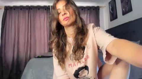 Snapshot of milf_darling chatting on October 30, 2025, 7:25 pm Victoria  online show from October 30, 2025, 7:25 pm