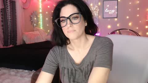 Snapshot of milf_lacey chatting on December 26, 2024, 9:37 pm Milf Lacey online show from December 26, 2024, 9:37 pm