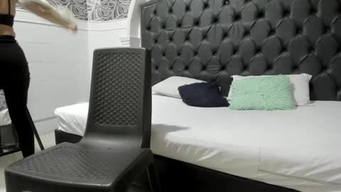 milf_march online show from April 18, 2026, 11:25 am