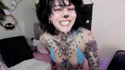 Isabella online show from March 11, 2025, 4:07 pm