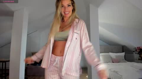 Ingrid online show from November 10, 2025, 11:04 pm