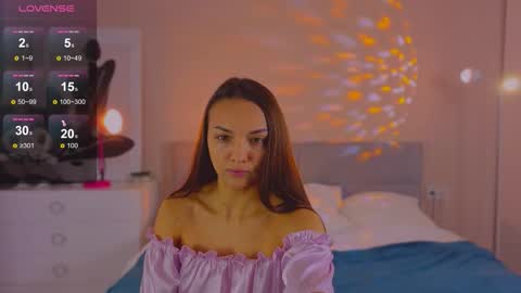 Milana online show from October 9, 2025, 4:32 am