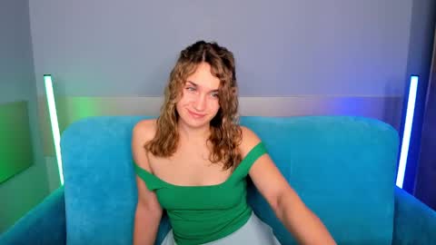 Snapshot of milkablond chatting on January 15, 2025, 4:04 am milkablond online show from January 15, 2025, 4:04 am