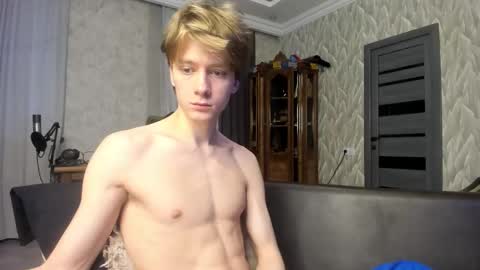 Isaac online show from February 8, 2026, 4:49 am