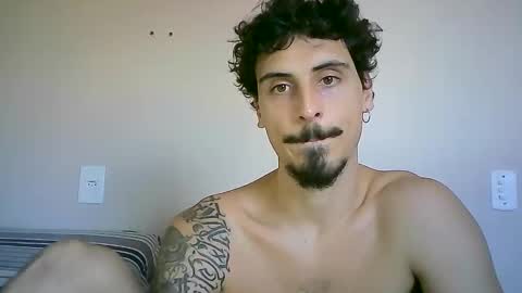 Snapshot of milkoffee chatting on December 6, 2024, 5:11 pm milkoffee online show from December 6, 2024, 5:11 pm