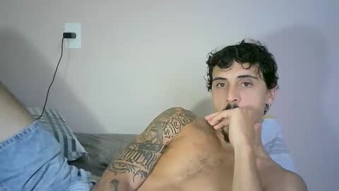 Snapshot of milkoffee chatting on December 19, 2024, 9:17 pm milkoffee online show from December 19, 2024, 9:17 pm