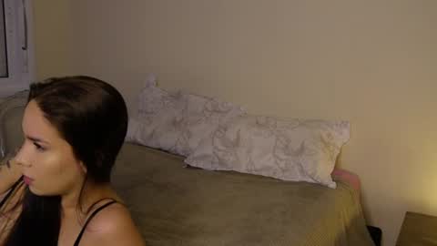 Snapshot of milkshakexx chatting on July 21, 2026, 4:59 am Ariany and Lucca online show from July 21, 2026, 4:59 am