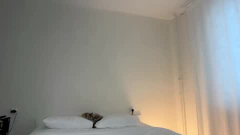 Snapshot of milky__way_ chatting on January 16, 2026, 1:26 pm milky__way_ online show from January 16, 2026, 1:26 pm