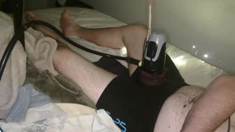 milky_fish online show from November 20, 2025, 8:47 am