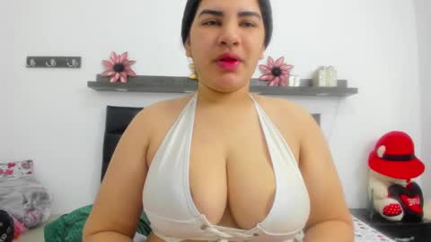Snapshot of milky_way_18 chatting on January 5, 2025, 1:15 pm milky_way_18 online show from January 5, 2025, 1:15 pm