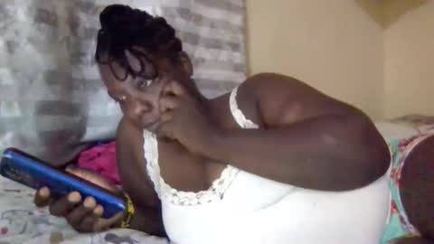Snapshot of milkyebony254 chatting on December 5, 2025, 9:40 am milkyebony254 online show from December 5, 2025, 9:40 am