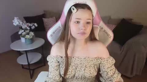 Ula online show from November 8, 2025, 4:51 pm