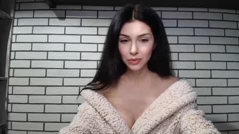 Snapshot of milla_bella chatting on December 5, 2025, 7:32 pm milla bella online show from December 5, 2025, 7:32 pm