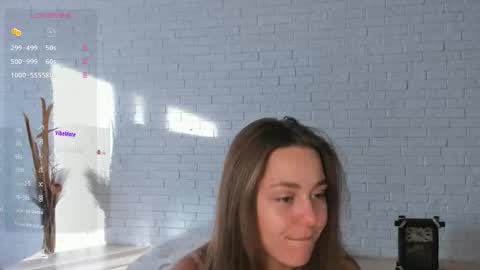 Mila online show from October 21, 2025, 10:27 am