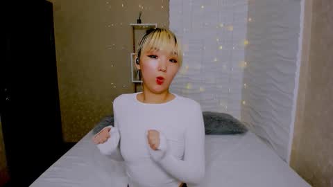 Snapshot of milla_waves chatting on February 13, 2026, 4:19 am Milla or just Mi online show from February 13, 2026, 4:19 am