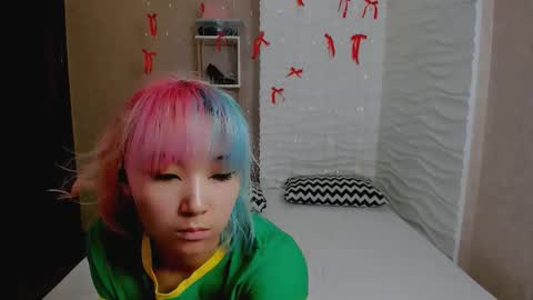 Snapshot of milla_waves chatting on March 13, 2026, 9:27 am Milla or just Mi online show from March 13, 2026, 9:27 am